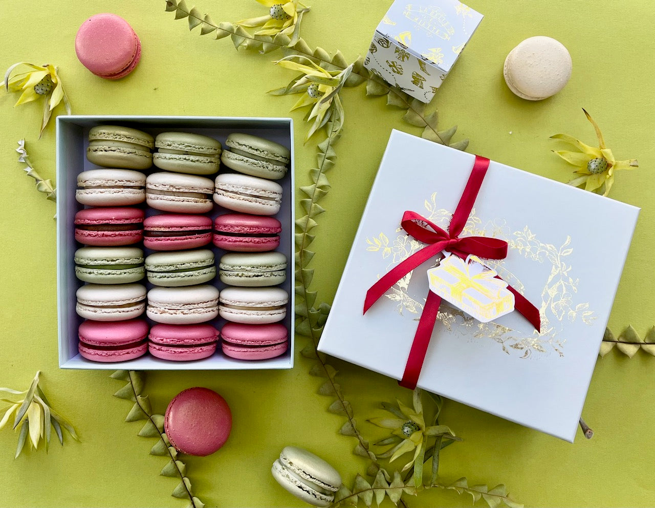 Christmas Selection – 18pc Macaron Gift Box